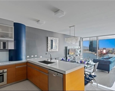 3722 Las Vegas Boulevard - Photo Thumbnail 2
