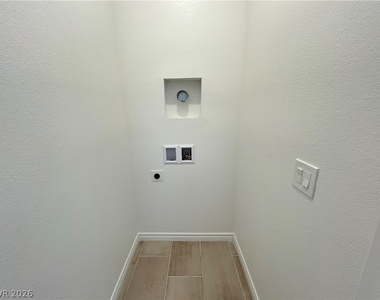 2276 Luna Haven Street - Photo Thumbnail 12