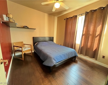 1000 Duckhorn Court - Photo Thumbnail 12