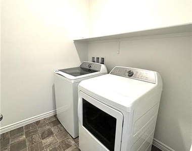 8336 Rowan Ridge Avenue - Photo Thumbnail 13
