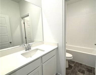 8336 Rowan Ridge Avenue - Photo Thumbnail 12