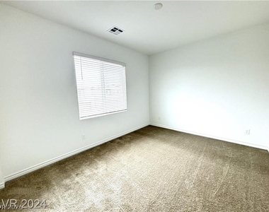 8336 Rowan Ridge Avenue - Photo Thumbnail 11