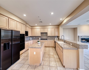 2526 Peaceful Prairie Court - Photo Thumbnail 19