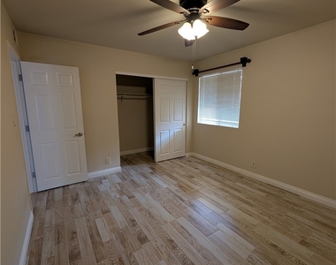 5041 River Glen Drive - Photo Thumbnail 11