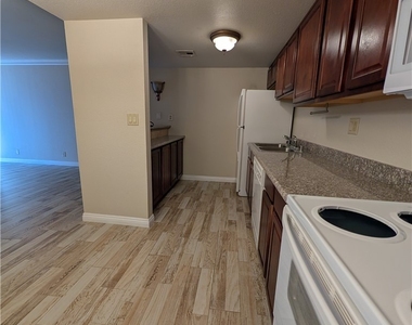 5041 River Glen Drive - Photo Thumbnail 5