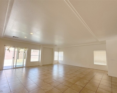 6356 Tomahawk Mill Court - Photo Thumbnail 4