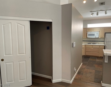 135 Wildhorn Court - Photo Thumbnail 3