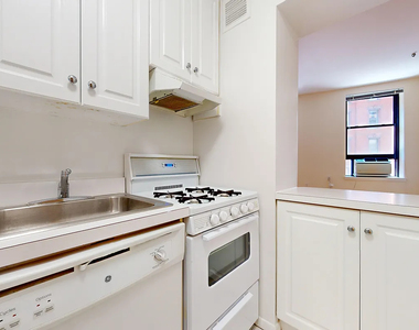 1 Astor Place - Photo Thumbnail 4