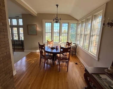 1618 James Street - Photo Thumbnail 10