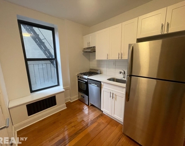 1427 York Ave - Photo Thumbnail 3
