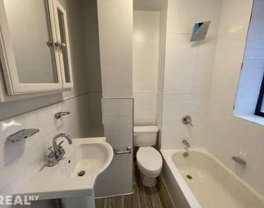 1427 York Ave - Photo Thumbnail 4
