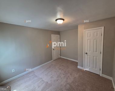 365 Elder Street - Photo Thumbnail 6