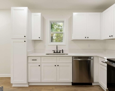 1015 Sims Street Sw - Photo Thumbnail 17