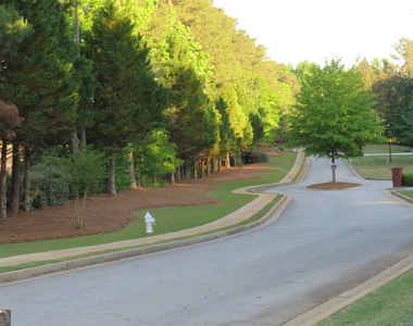 2205 Crescent Walk - Photo Thumbnail 4