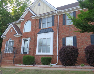 2205 Crescent Walk - Photo Thumbnail 1