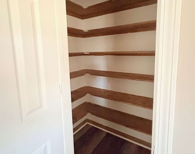 142 Woodvalley Court - Photo Thumbnail 13