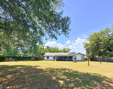 142 Woodvalley Court - Photo Thumbnail 47