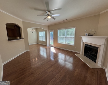 1455 Blackstone Way - Photo Thumbnail 5