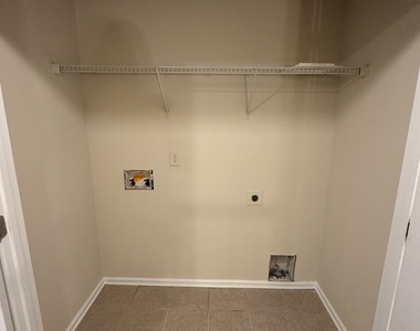 1455 Blackstone Way - Photo Thumbnail 21