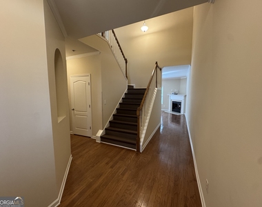 1455 Blackstone Way - Photo Thumbnail 3
