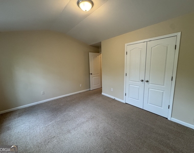 1455 Blackstone Way - Photo Thumbnail 16