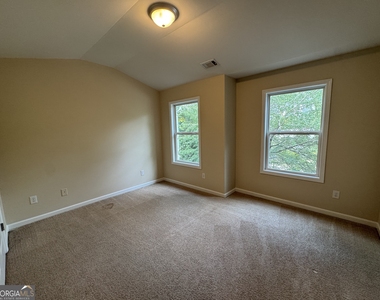 1455 Blackstone Way - Photo Thumbnail 15