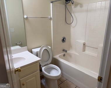 308 East Lee Street - Photo Thumbnail 9