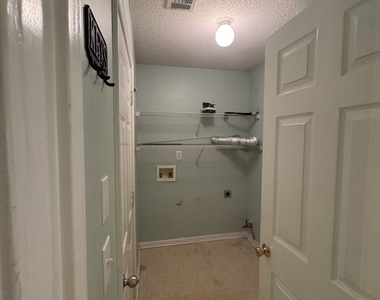 1840 Arborwood Drive - Photo Thumbnail 27