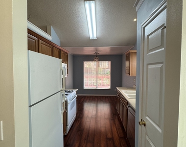 1840 Arborwood Drive - Photo Thumbnail 23