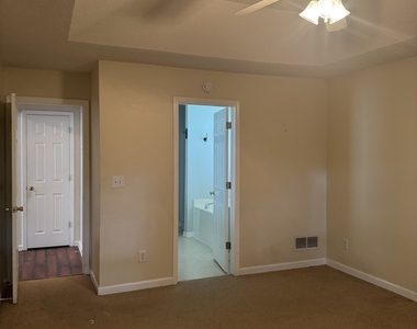 1840 Arborwood Drive - Photo Thumbnail 36