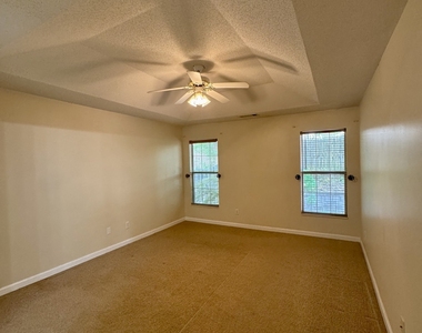 1840 Arborwood Drive - Photo Thumbnail 17