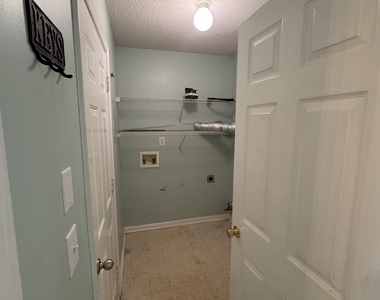 1840 Arborwood Drive - Photo Thumbnail 20