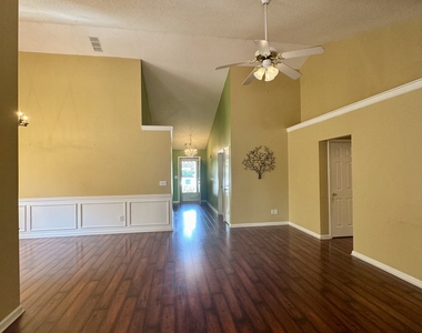 1840 Arborwood Drive - Photo Thumbnail 14