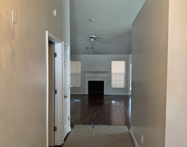 1840 Arborwood Drive - Photo Thumbnail 16