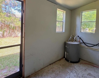 228 Sheffield Street - Photo Thumbnail 16