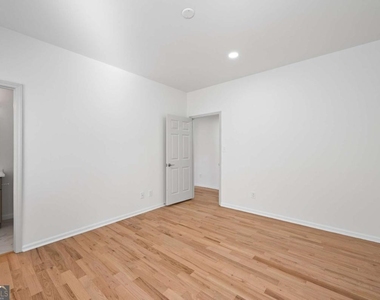 567 Winton Terrace Ne - Photo Thumbnail 16