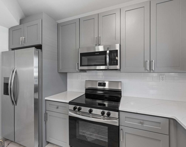 567 Winton Terrace Ne - Photo Thumbnail 9