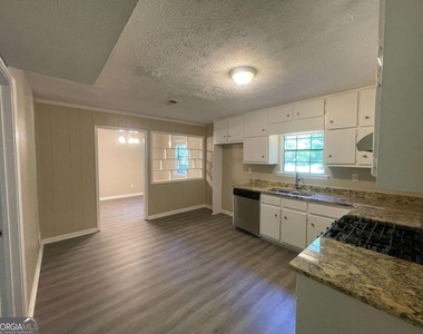 55 Huntridge Drive - Photo Thumbnail 6