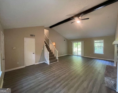 55 Huntridge Drive - Photo Thumbnail 5