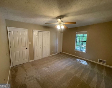 55 Huntridge Drive - Photo Thumbnail 23