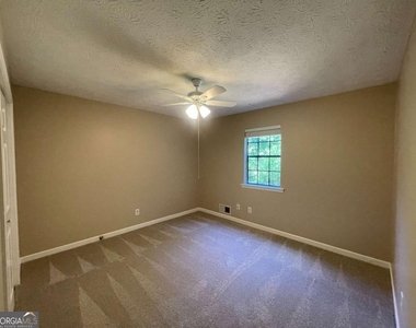 55 Huntridge Drive - Photo Thumbnail 9