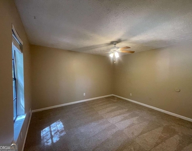 55 Huntridge Drive - Photo Thumbnail 25