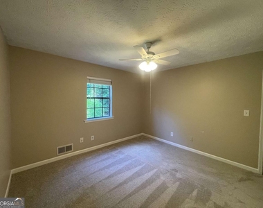 55 Huntridge Drive - Photo Thumbnail 14