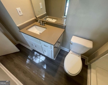 55 Huntridge Drive - Photo Thumbnail 11