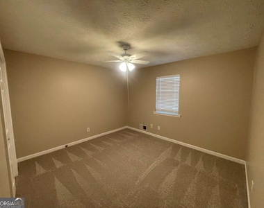 55 Huntridge Drive - Photo Thumbnail 8
