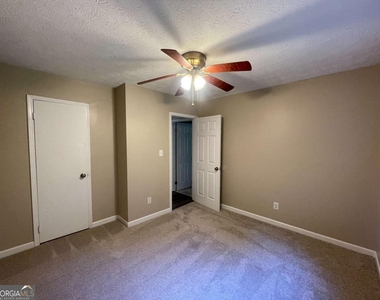 55 Huntridge Drive - Photo Thumbnail 18