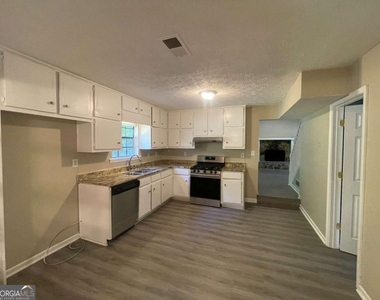 55 Huntridge Drive - Photo Thumbnail 7