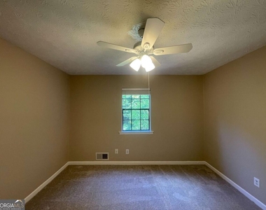 55 Huntridge Drive - Photo Thumbnail 15