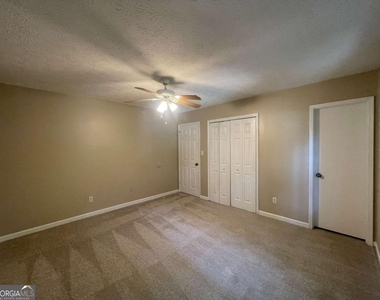 55 Huntridge Drive - Photo Thumbnail 24