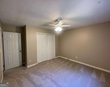55 Huntridge Drive - Photo Thumbnail 12